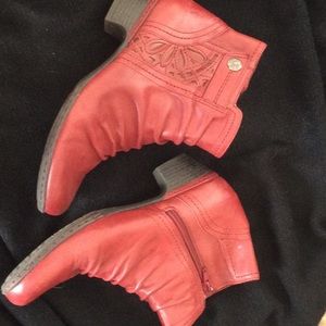 Rockport boots,  leather, muted red colour, tooled detail.  Sz 7m. Great shape!
